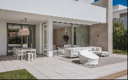 Private development of only 9 contemporary brand-new villas in E, Estepona 29680