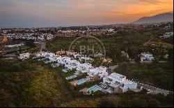 Private development of only 9 contemporary brand-new villas in E, Estepona 29680