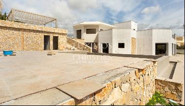 4 Bedroom Villa with pool, new construction, for sale in Albufeira, Algarve