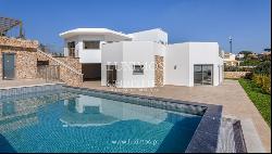 4 Bedroom Villa with pool, new construction, for sale in Albufeira, Algarve