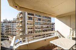 BIARRITZ, 38,9 SQM APARTMENT WITH TERRACE