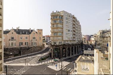 BIARRITZ,  GRANDE PLAGE, APARTMENT WITH A LARGE BALCONY