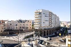 BIARRITZ,  GRANDE PLAGE, APARTMENT WITH A BALCONY AND A VAST TERRACE