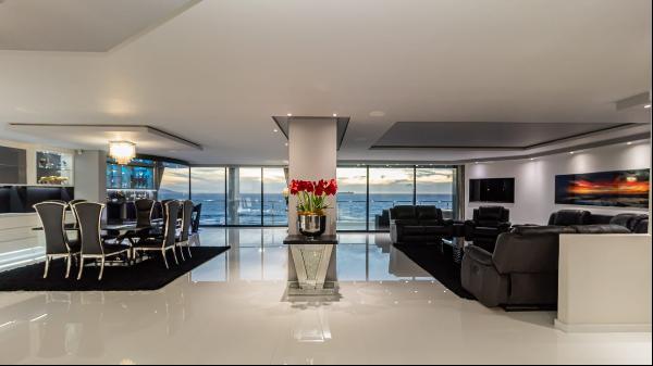 A spectacular lifestyle experience in an incredible Cape Town penthouse