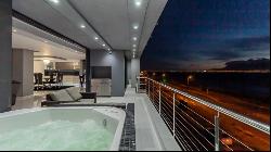 A spectacular lifestyle experience in an incredible Cape Town penthouse