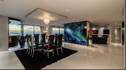 A spectacular lifestyle experience in an incredible Cape Town penthouse