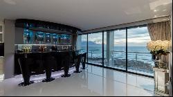 A spectacular lifestyle experience in an incredible Cape Town penthouse