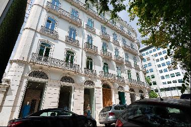 Excellent duplex apartment with a terrace on the Avenida da Liberdade in Lisbon.