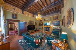 Tuscany - LUXURY APARTMENT FOR SALE IN THE HISTORIC CENTER OF SIENA