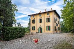 Tuscany - PERIOD VILLA FOR SALE WITH VIEW OF THE HISTORIC CENTER OF AREZZO