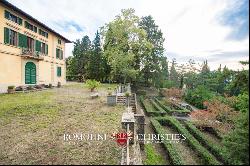 Tuscany - PERIOD VILLA FOR SALE WITH VIEW OF THE HISTORIC CENTER OF AREZZO