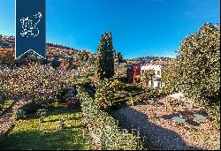 Luxury estate at a stone's throw from the small town of Greve in Chianti