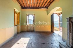 Superb villa with breathtaking views of the Lucca countryside ...