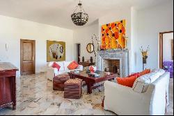 Exquisite 4-bedroom apartment in the Dalt Vila