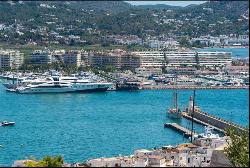 Exquisite 4-bedroom apartment in the Dalt Vila