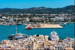 Exquisite 4-bedroom apartment in the Dalt Vila