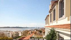 3 Bedroom+1 Duplex Townhouse, South Chiado, Lisbon