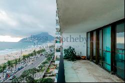 Apartment with large balcony and panoramic view to Ipanema Beach