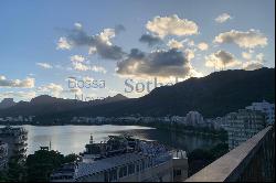 Duplex penthouse with a view of Lagoa