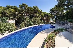 Villa on the second line of the sea in Cala Fornells