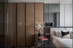 Trendy Condo in Thriving Sukhumvit Area