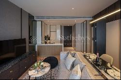 Trendy Condo in Thriving Sukhumvit Area