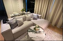 Trendy Condo in Thriving Sukhumvit Area