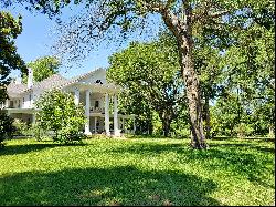 Impeccable Example of the Grandeur of Historical Homes in the South