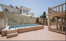 Great investment opportunity - Villa with two commercial premise, Marbella 29660