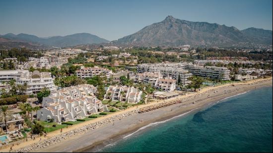 Exquisite fully renovated beachfront townhouse in Coral Beach, o, Marbella 29602