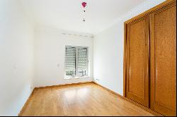 Flat, 3 bedrooms, for Sale