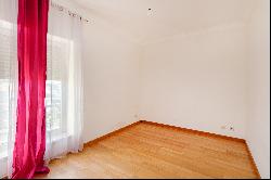 Flat, 3 bedrooms, for Sale