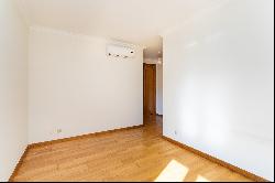 Flat, 3 bedrooms, for Sale