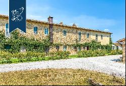 In the heart of Umbria, at the gates of Assisi and a few kilometers from Perugia, this per