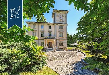Prestigious historical villa in an exclusive panoramic setting on the hills of Val Seriana