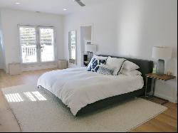 Amagansett Traditional Walking Distance to Village & Ocean Beach