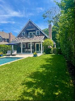 Amagansett Traditional Walking Distance to Village & Ocean Beach