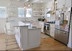 Amagansett Traditional Walking Distance to Village & Ocean Beach