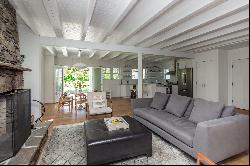 Amagansett Traditional Walking Distance to Village & Ocean Beach