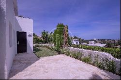 Recently renovated villa with sea views in El Paraiso Alto, Bena, Estepona 29680