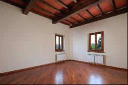 Apartment in a historic villa on the hills of Carmignano