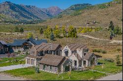 Fully Furnished Mountain Modern Home in Crested Butte