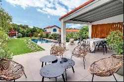 SAINT-JEAN-DE-LUZ - A 6-ROOM VILLA WITH A SWIMMING POOL