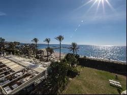 Frontline beach appartment in Puerto Banús, Marbella