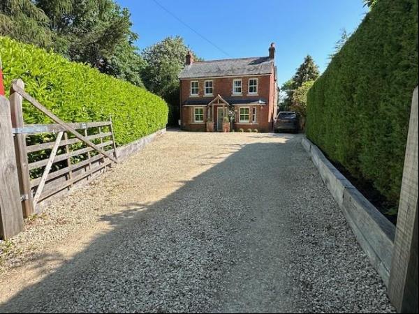 AVAILABLE WITH NO ONWARD CHAIN - An attractive five bedroom family home with spectacular g