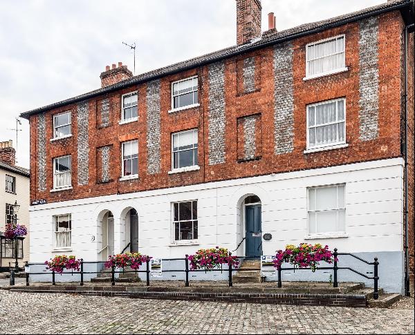 A handsome Grade II listed period town house situated in the heart of Henley-on-Thames