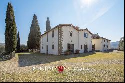 RESTORED HAMLET FOR SALE 30 MINUTES FROM FLORENCE, TUSCANY