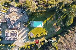 RESTORED HAMLET FOR SALE 30 MINUTES FROM FLORENCE, TUSCANY