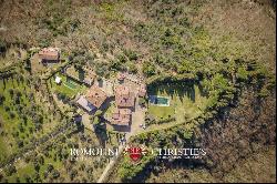 RESTORED HAMLET FOR SALE 30 MINUTES FROM FLORENCE, TUSCANY