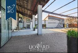 Property of great architectural design and technological comfort near the shores of the ri